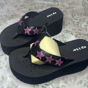 Spite Platform FlipFlops – NWOT — XL; Blk w/Sparkly Purple Stars; Smoke-Free